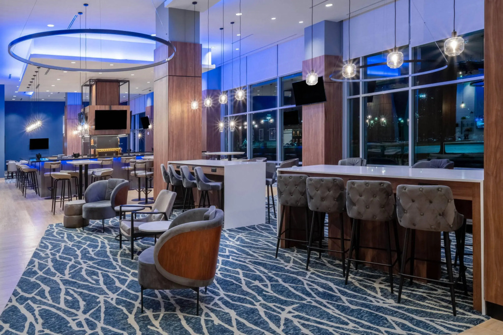 La Quinta Inn & Suites by Wyndham Nashville Downtown Stadium