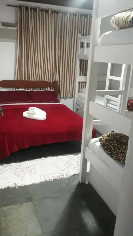 Golfinho Hostel