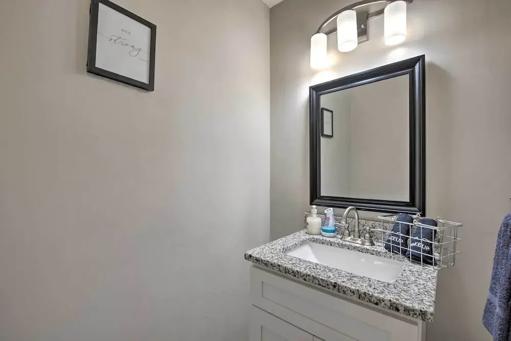 Central Location! ATL Stay 5 Mi to Mercedes-benz