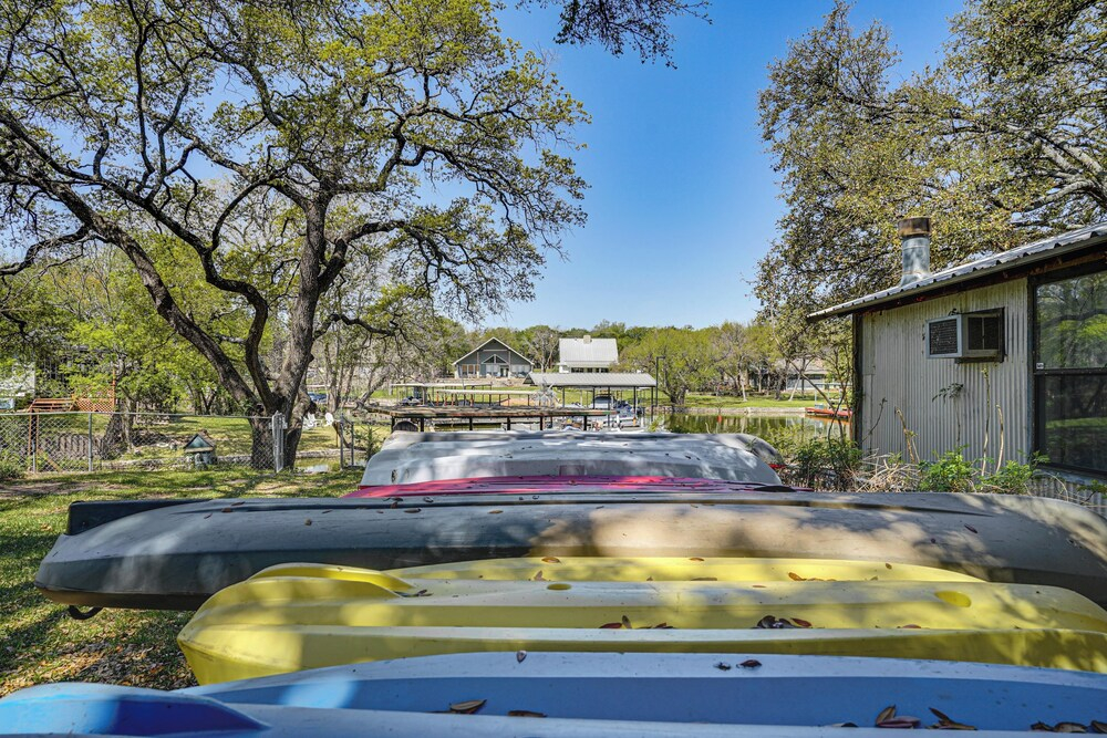 Granbury Home w/ Waterfront Deck: 5 Mi to Downtown