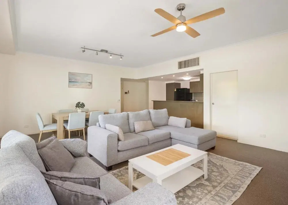 Swell Apartments - by Burleigh Letting