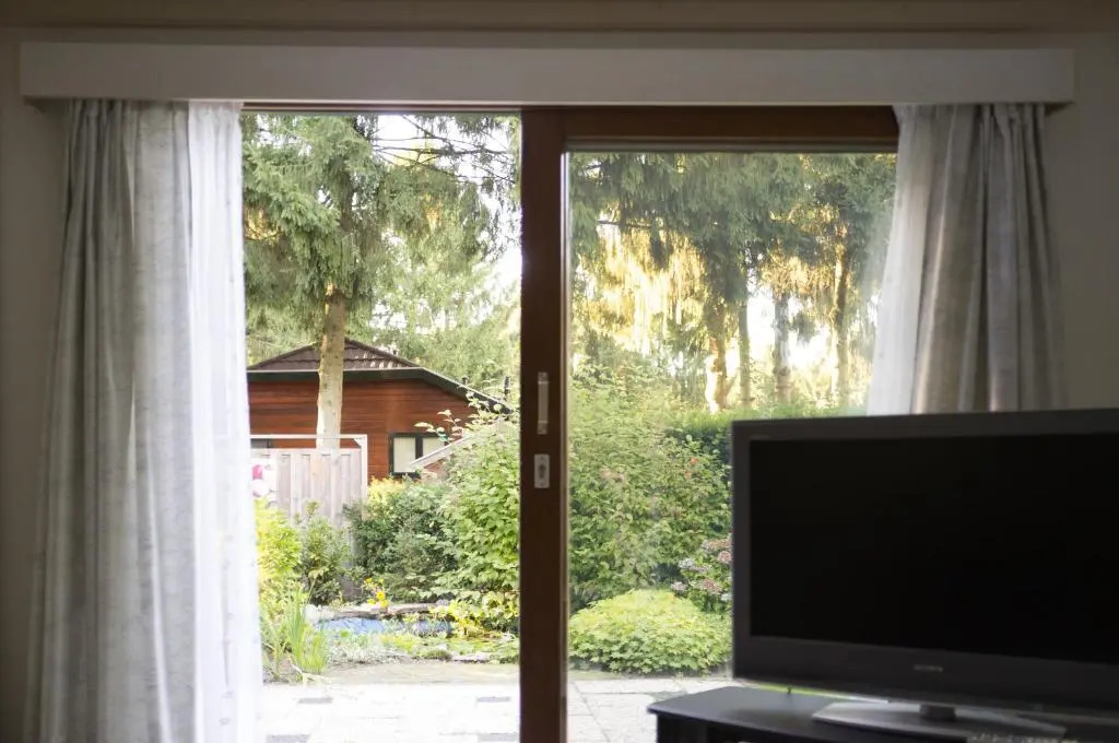 COZY & SPACIOUS PLACE ON A QUIET SPOT IN THE MIDDLE OF THE NETHERLANDS with free use of 2 womens and 2 mens bikes plus child seat