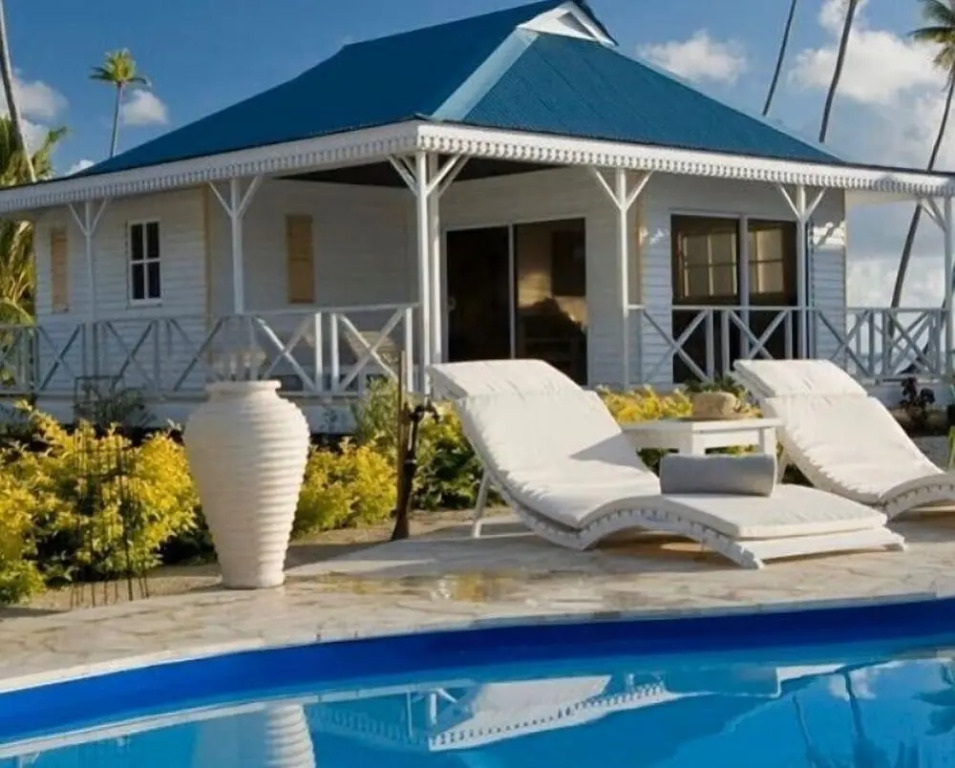 Opoa Beach Hotel