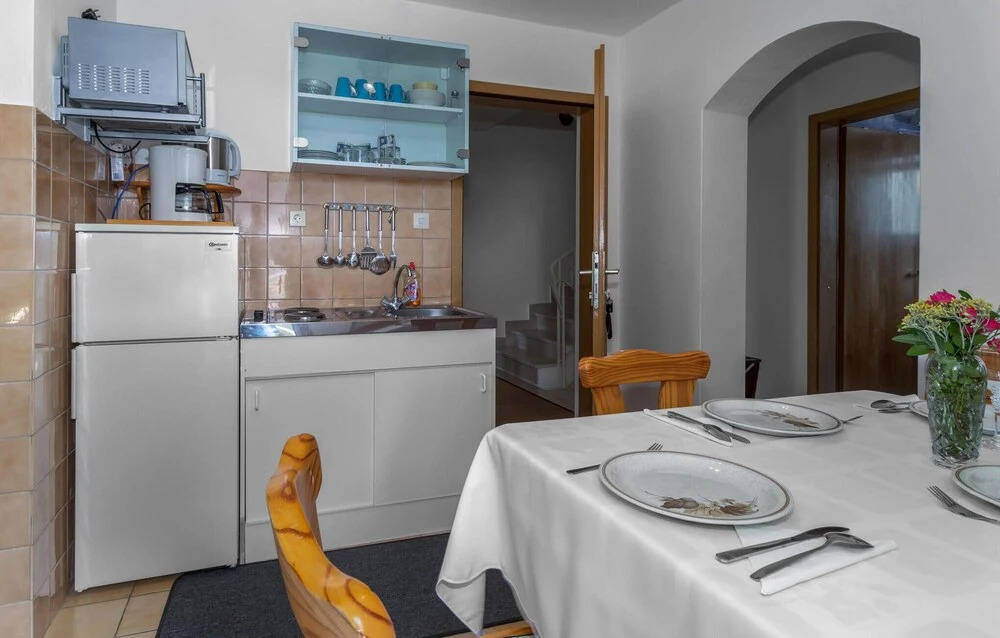 Beautiful Apartment in Klenovica With Wifi and 2 Bedrooms