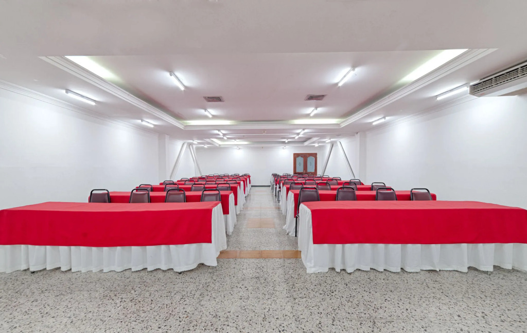 TAMA Hotel Granada Real Cali
