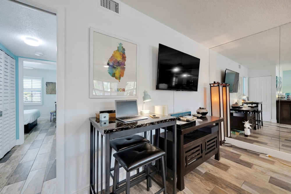 Newly Renovated 2 Beds 2 Baths Condo in St Pete Beach
