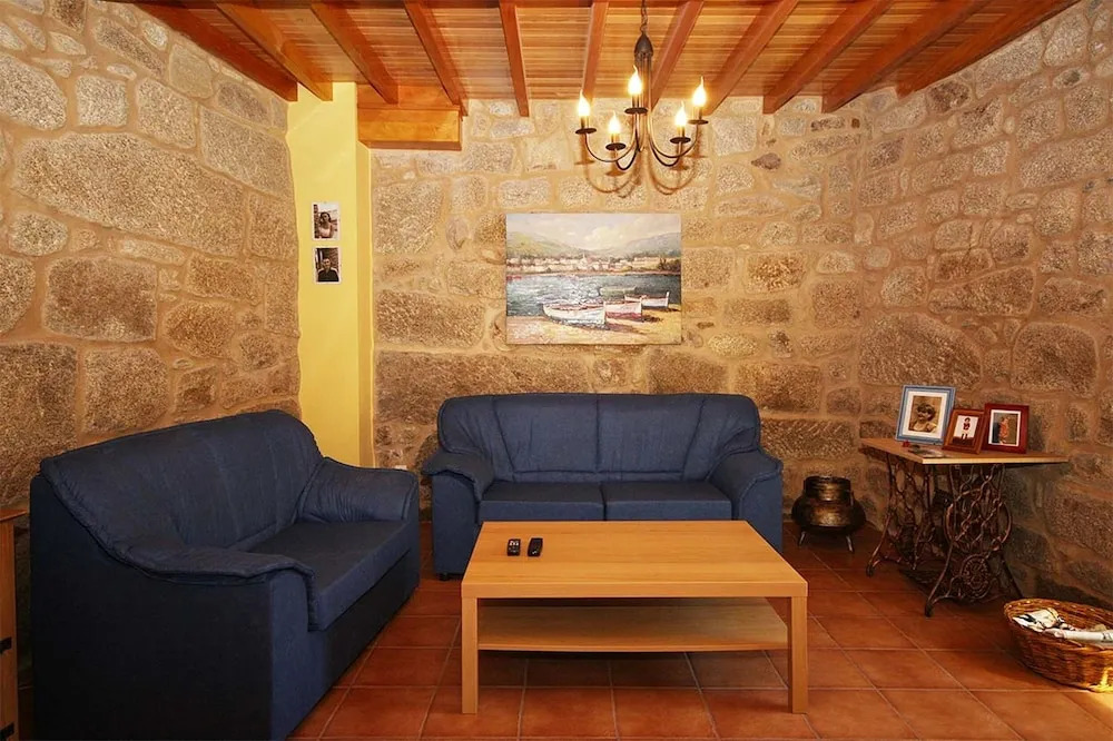 House - 3 Bedrooms - 102074