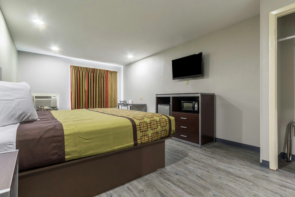 Scottish Inn and Suites Tomball