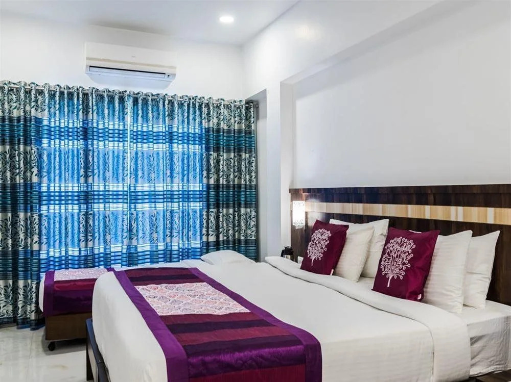OYO Premium Lonavala Old Highway