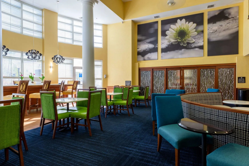 Hampton Inn & Suites Jacksonville Deerwood Park