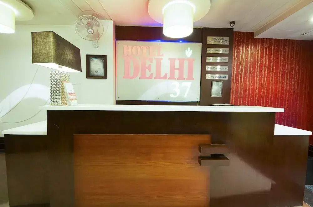Hotel Delhi 37 Near - Delhi Airport