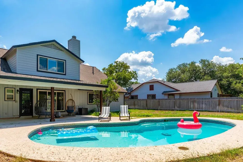 70s House Fun 6 Bedroom Pool Game Room