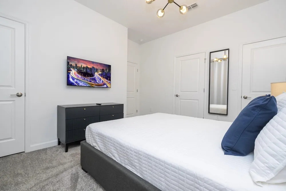 Stunning 5 Bd w Pool Storey Lake Resort 2653