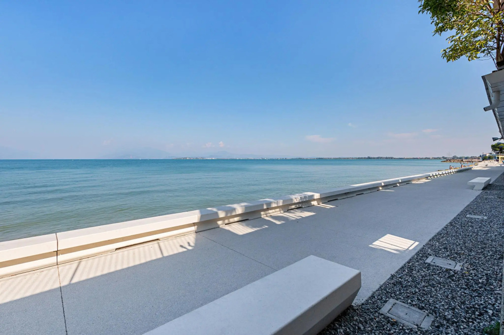 Residenza Miralago With Pool - Two-bedroom With Terrace