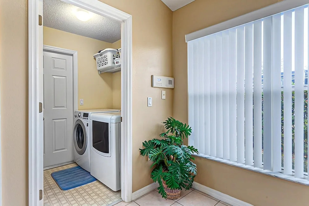 Eagle Pointe-ru1105