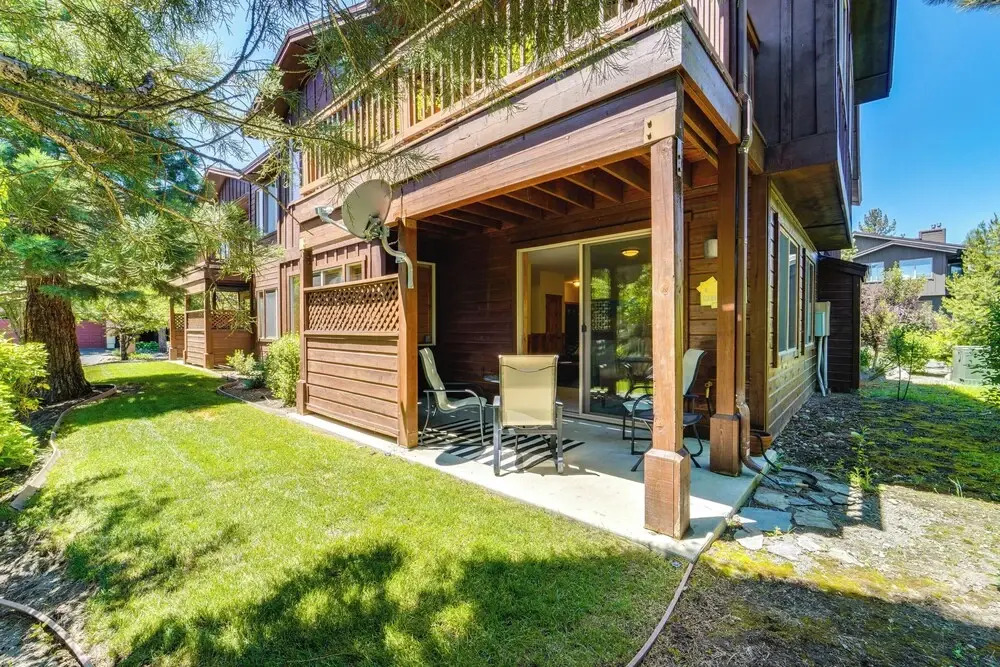 Boulders Truckee Condo Near Donner Lake + Skiing!