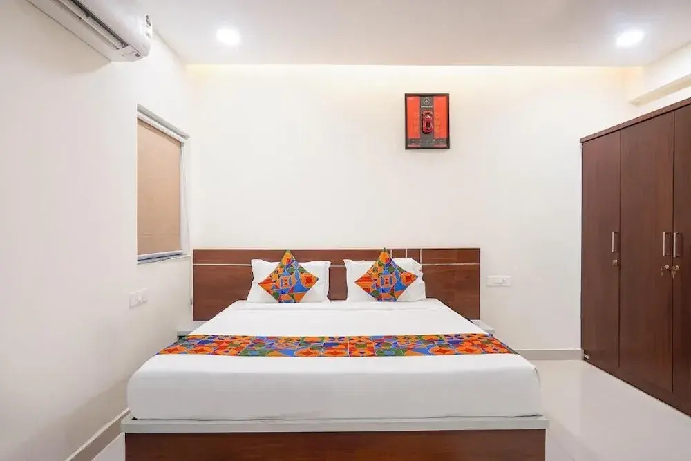 Hotel Urban Prime Near Hi-tech City