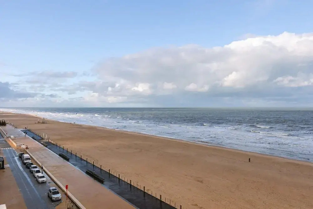 Beautiful Seaview Apartment With Private Garage