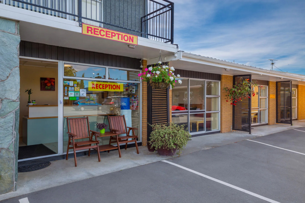Middle Park Motel