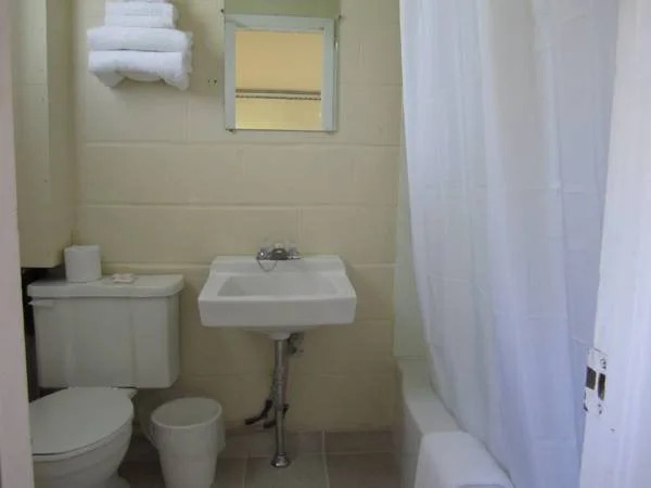 Skyways Motel