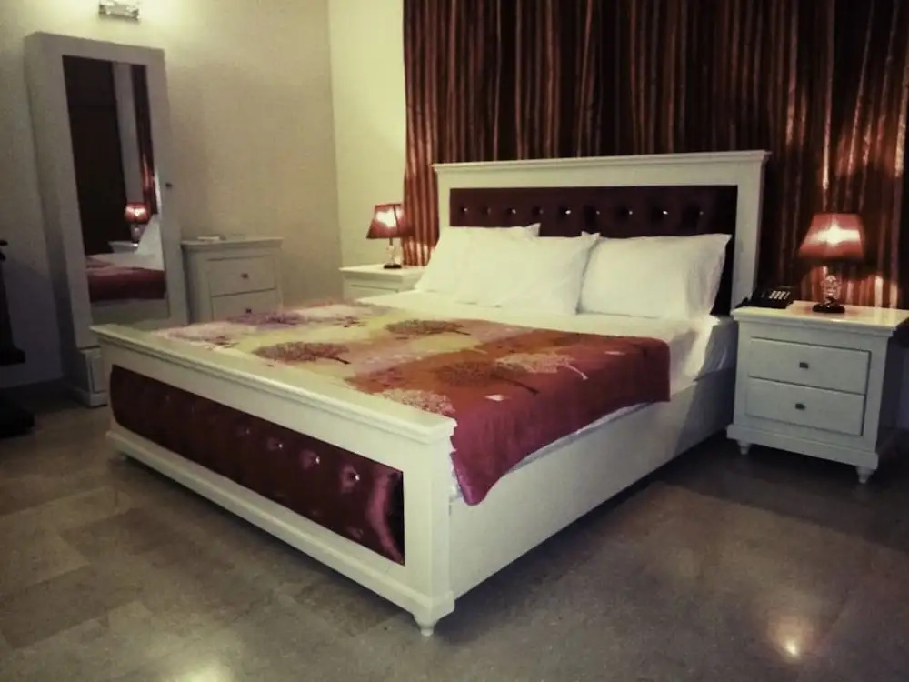 Royal Galaxy Guest House