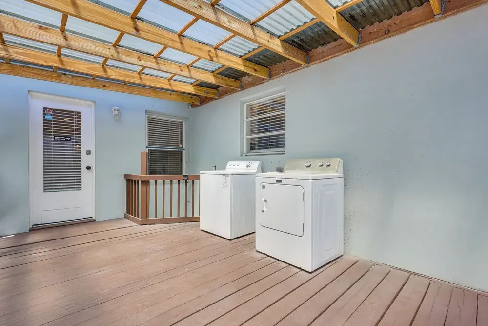 < 1 Mi to Las Olas Boulevard: Cozy Retreat w/ Yard