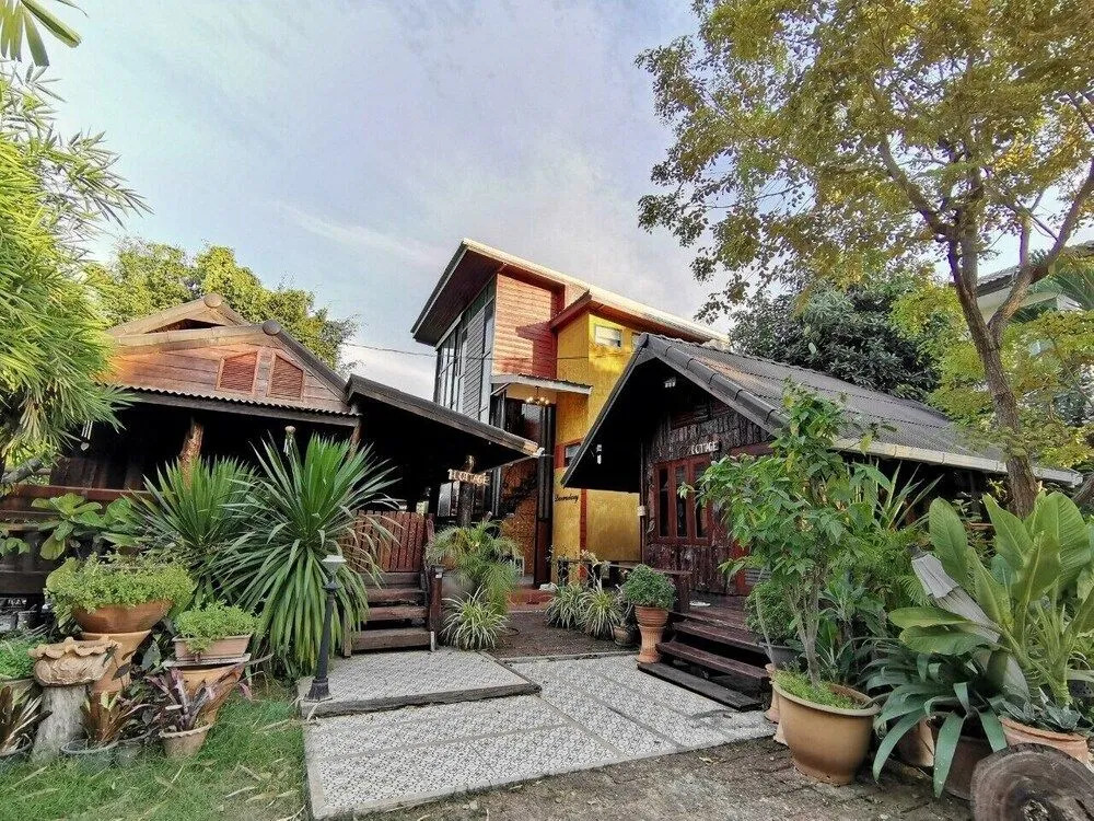 Gardenroom Home Stay and Cafe Suvarnabhumi