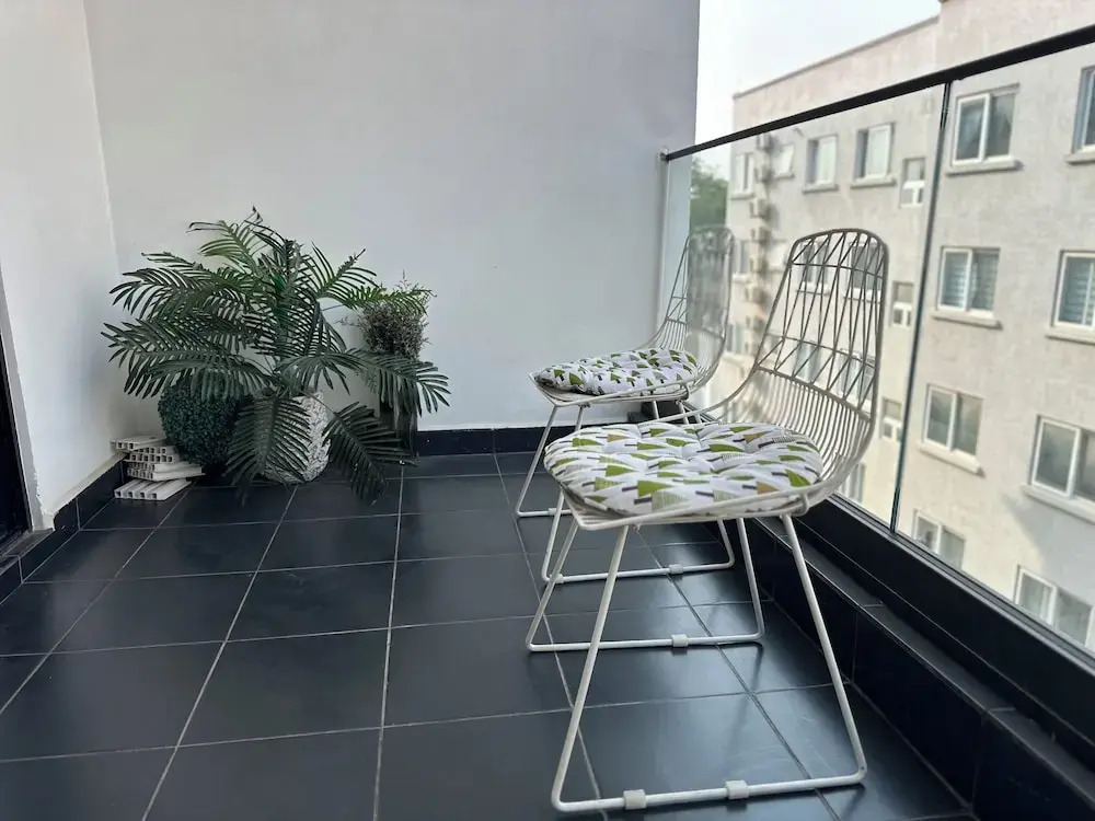 Luxury Green Home Apt