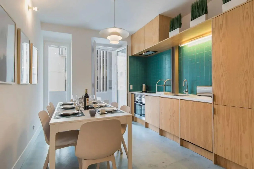 Brand new fully furnished hostel just 20 meters from Anjos metro station - 7