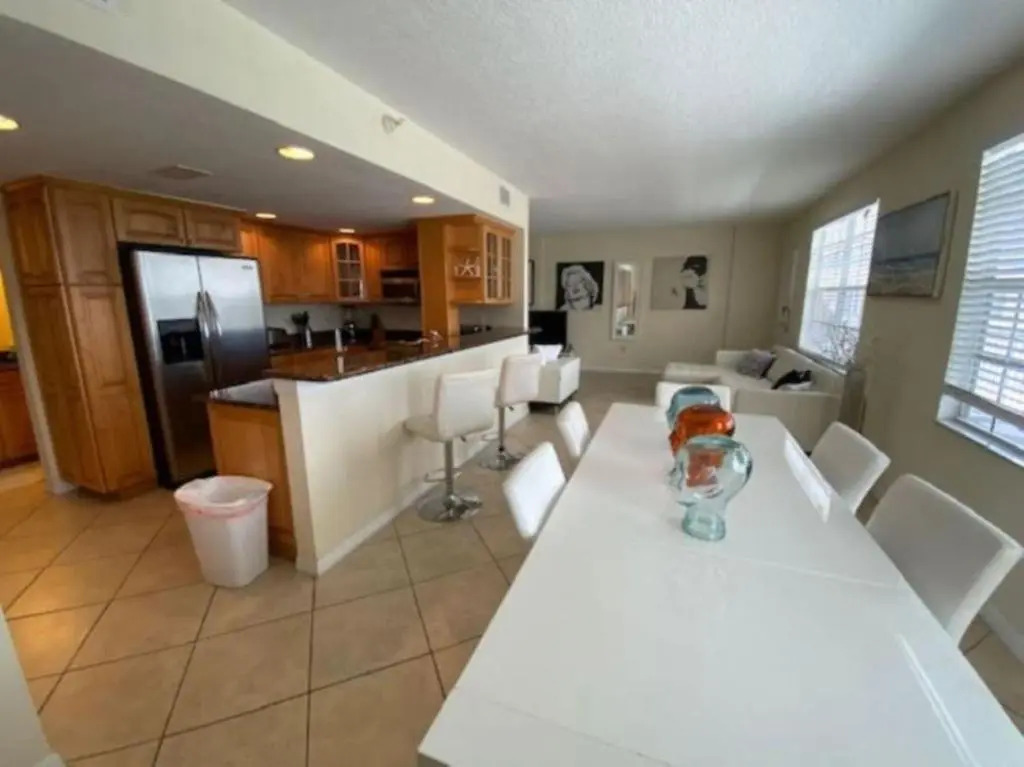 OCEANVIEW LARGE DREAM CONDO WITH 2BD/2B in CLEARWATER BEACH