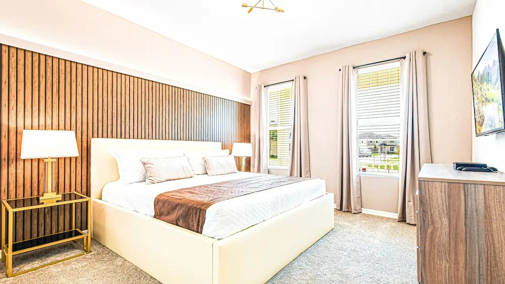 Extraordinary Solara 7BR PRIVATE POOL/SPA near DISNEY