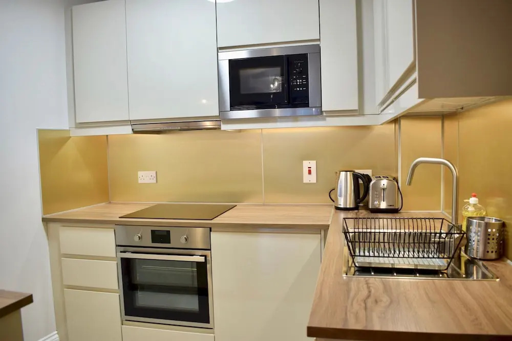 Modern 2 Bedroom Dublin Apartment with Balcony