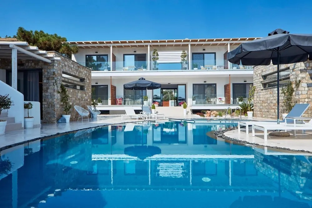 Icon Suites by the sea