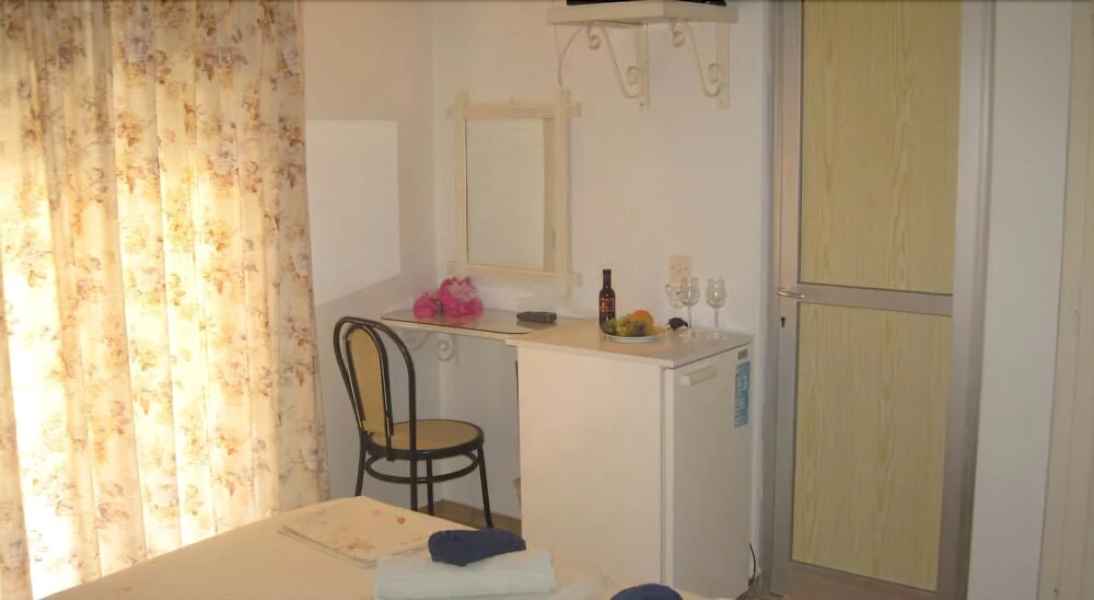 Marina rooms