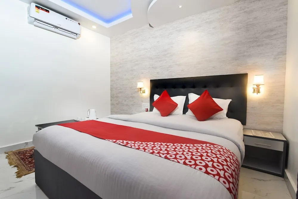 OYO 15244 Ryan Residency