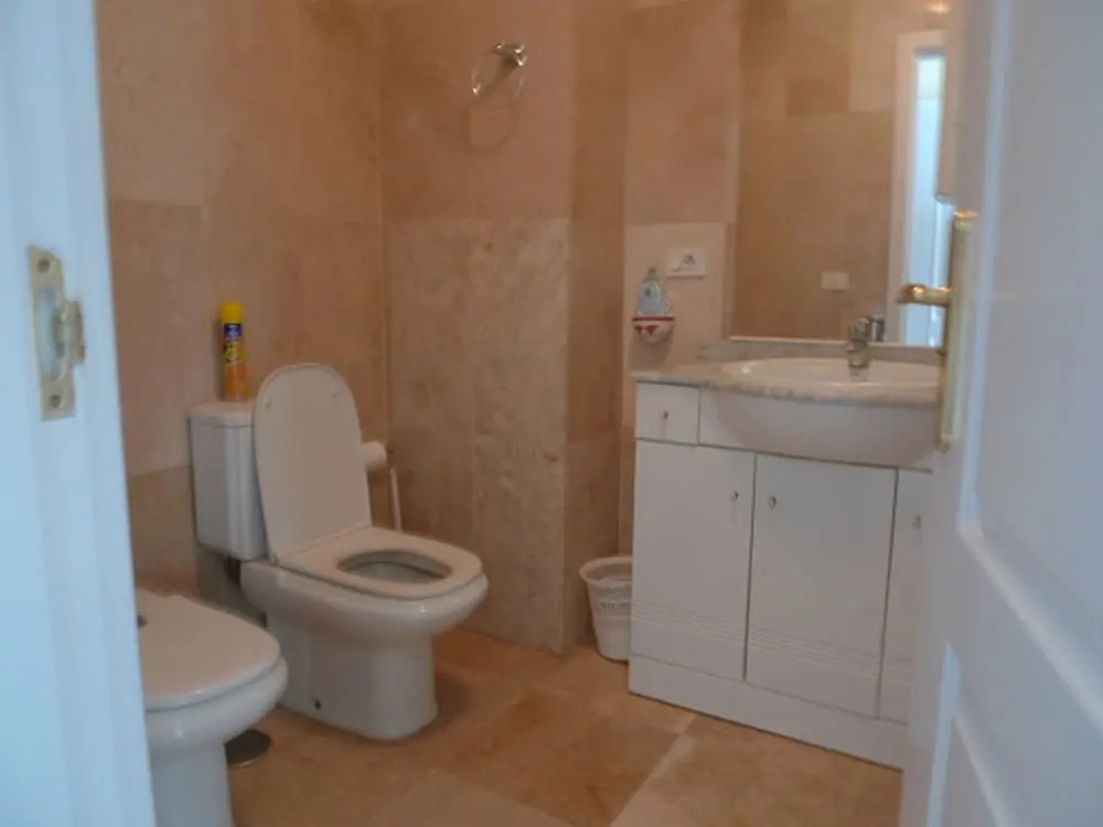 Beautiful 3 bed 2 Bath Penthouse Free Wifi & Parking, A/c, Fantastic sea Views