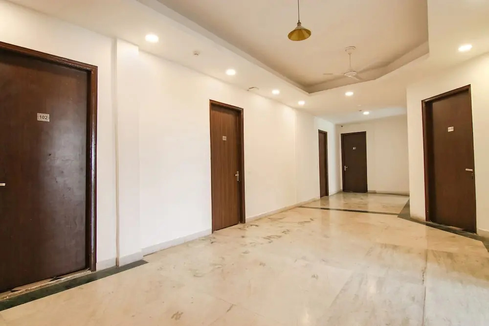FabHotel Signature Luxe Inn
