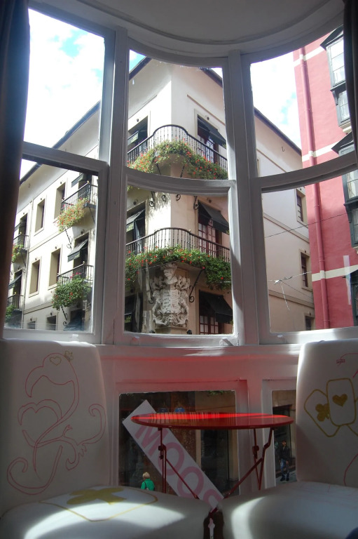 AliciaZzz Bilbao by gaiarooms