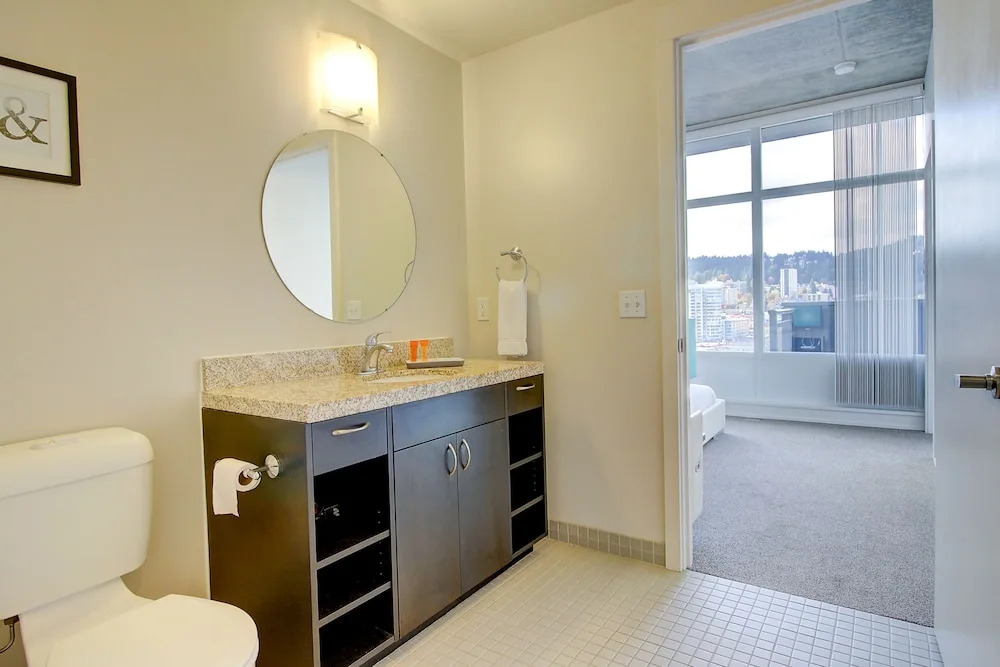Pelicanstay in Portland Pearl District