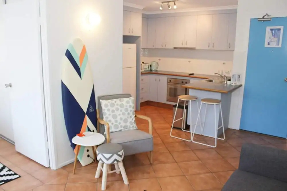 Lovely 1 Bedroom Apartment Steps to the Beach