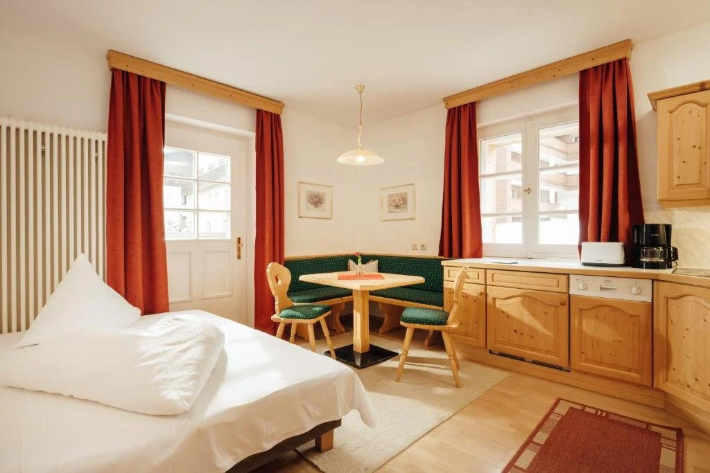 Murrmel Apartments