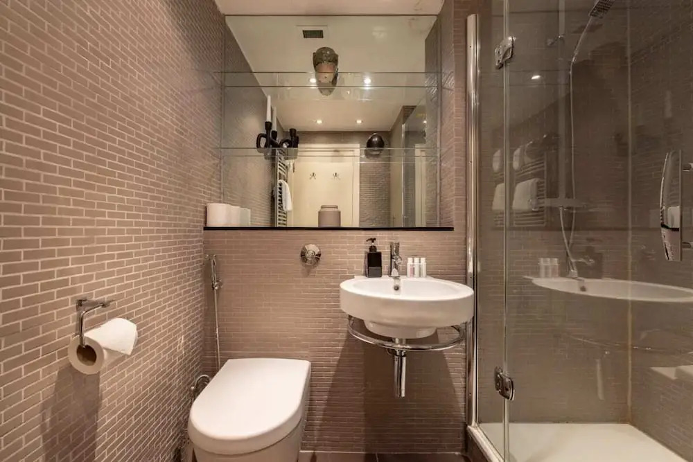 The River Thames View - Stunning 2bdr Flat With Study Room + Balcony