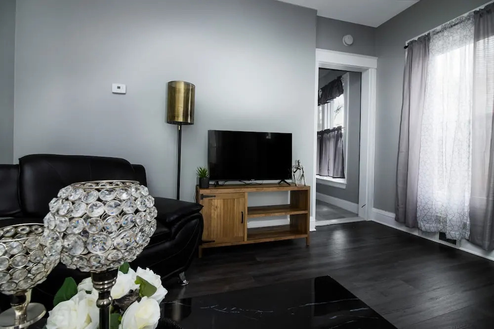 Cozy 1 bedroom Apartment Sleeps 4
