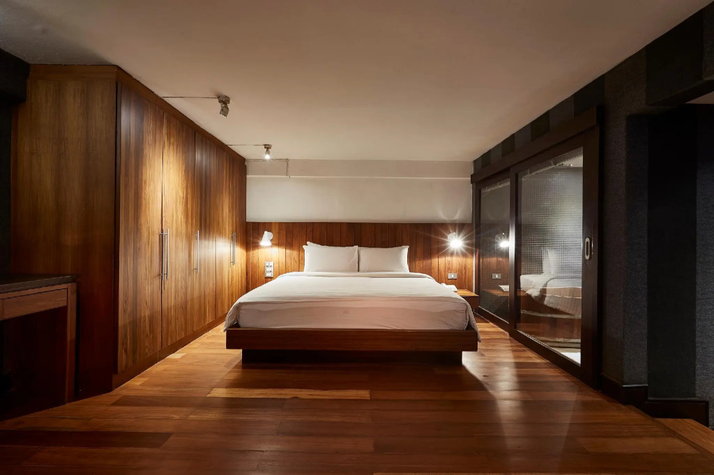 Luxx at Silom