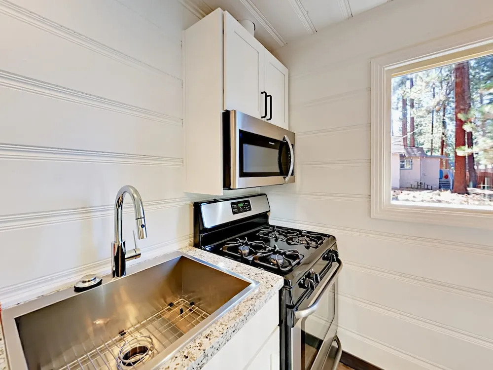 4093 Manzanita Ave Cabin Unit 3