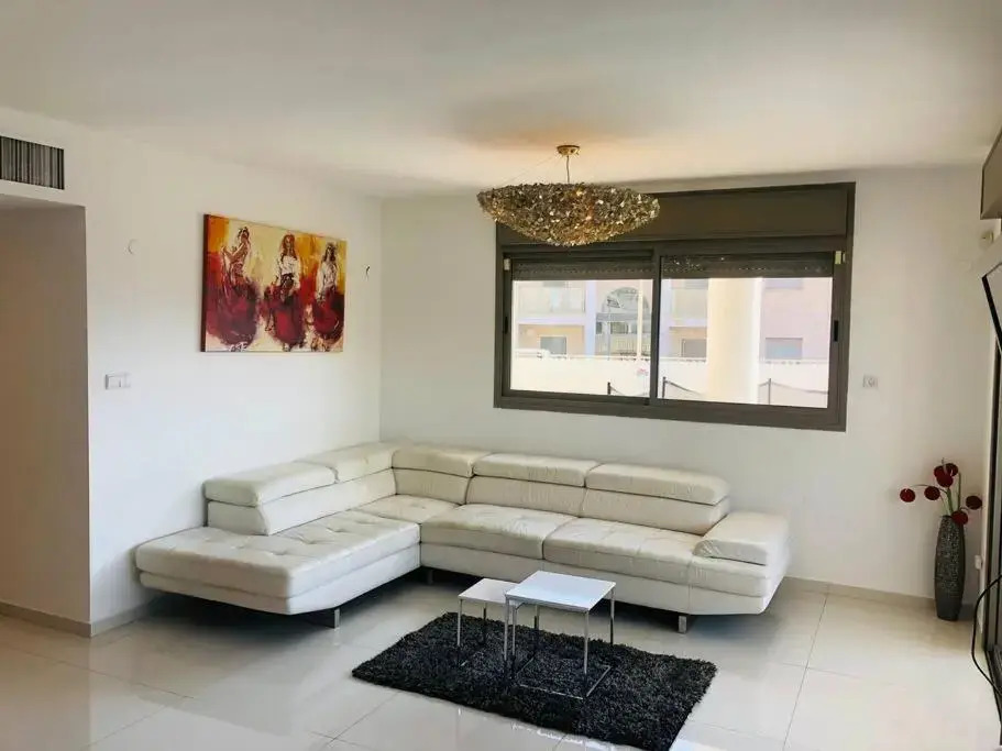 Private Pool, 3Br Garden Apartment, Aquarelle