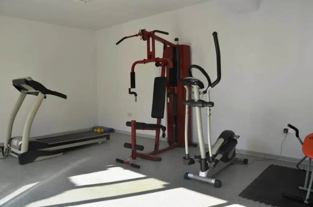 Studio with shower room E5, full kitchen, poolside, FREE WIFI