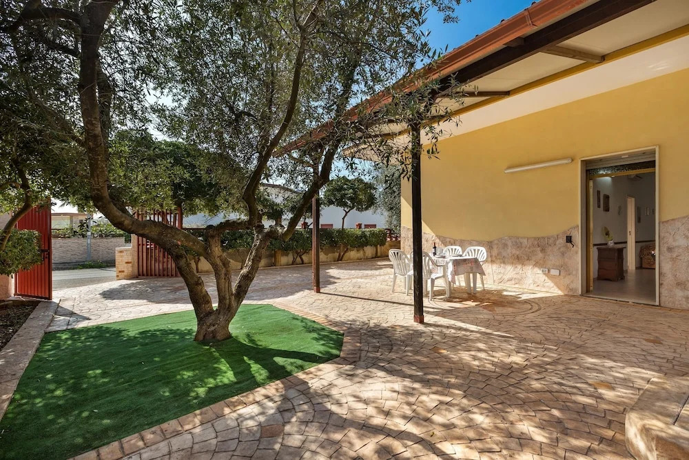 2219 Villa Cesarina
