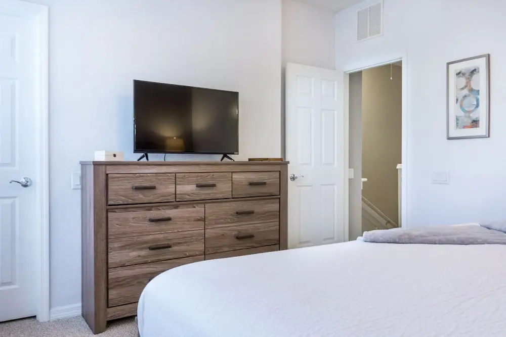 Casa Nova Deluxe Townhome 3 Bedroom Townhouse by RedAwning
