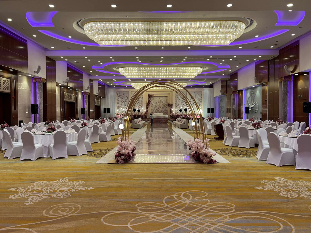 The Diplomat Radisson Blu Hotel Residence & Spa